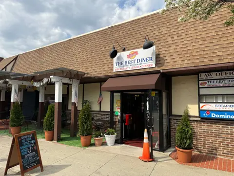 The Best Diner storefront and patio in Suffern, NY